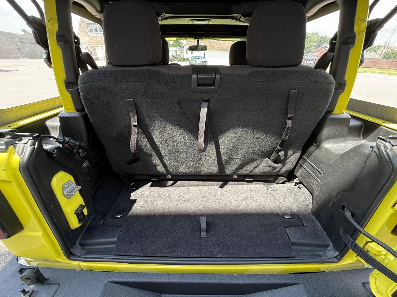 Jeep Wrangler photo 20