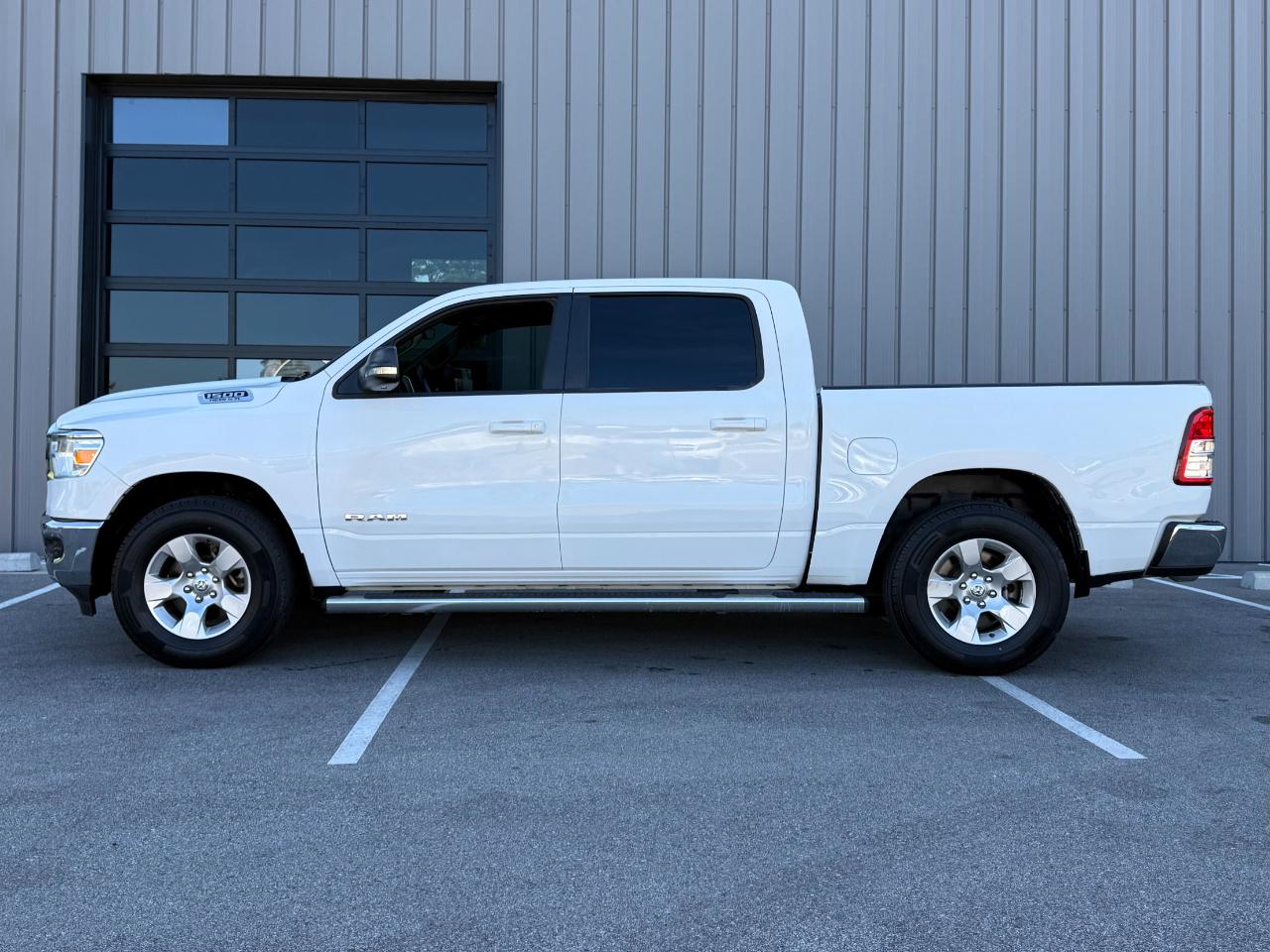 RAM 1500 Big Horn 4x4 Crew Cab 5'7" Box 2021