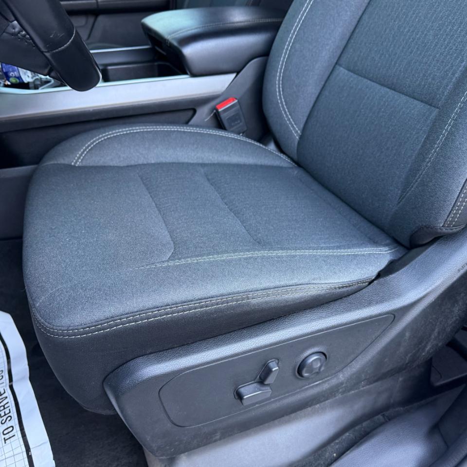RAM 1500 Big Horn 4x4 Crew Cab 5'7" Box 2021