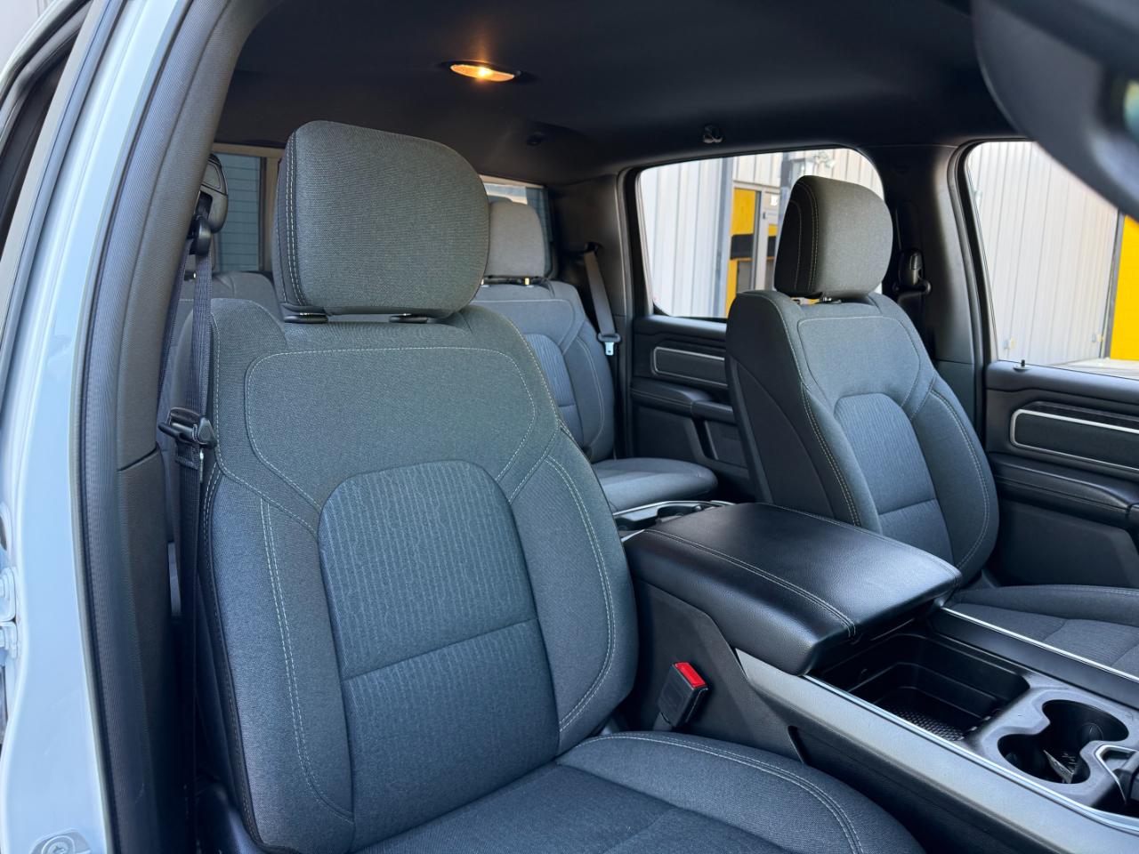 RAM 1500 Big Horn 4x4 Crew Cab 5'7" Box 2021