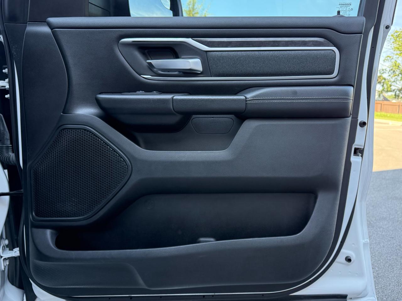 RAM 1500 Big Horn 4x4 Crew Cab 5'7" Box 2021