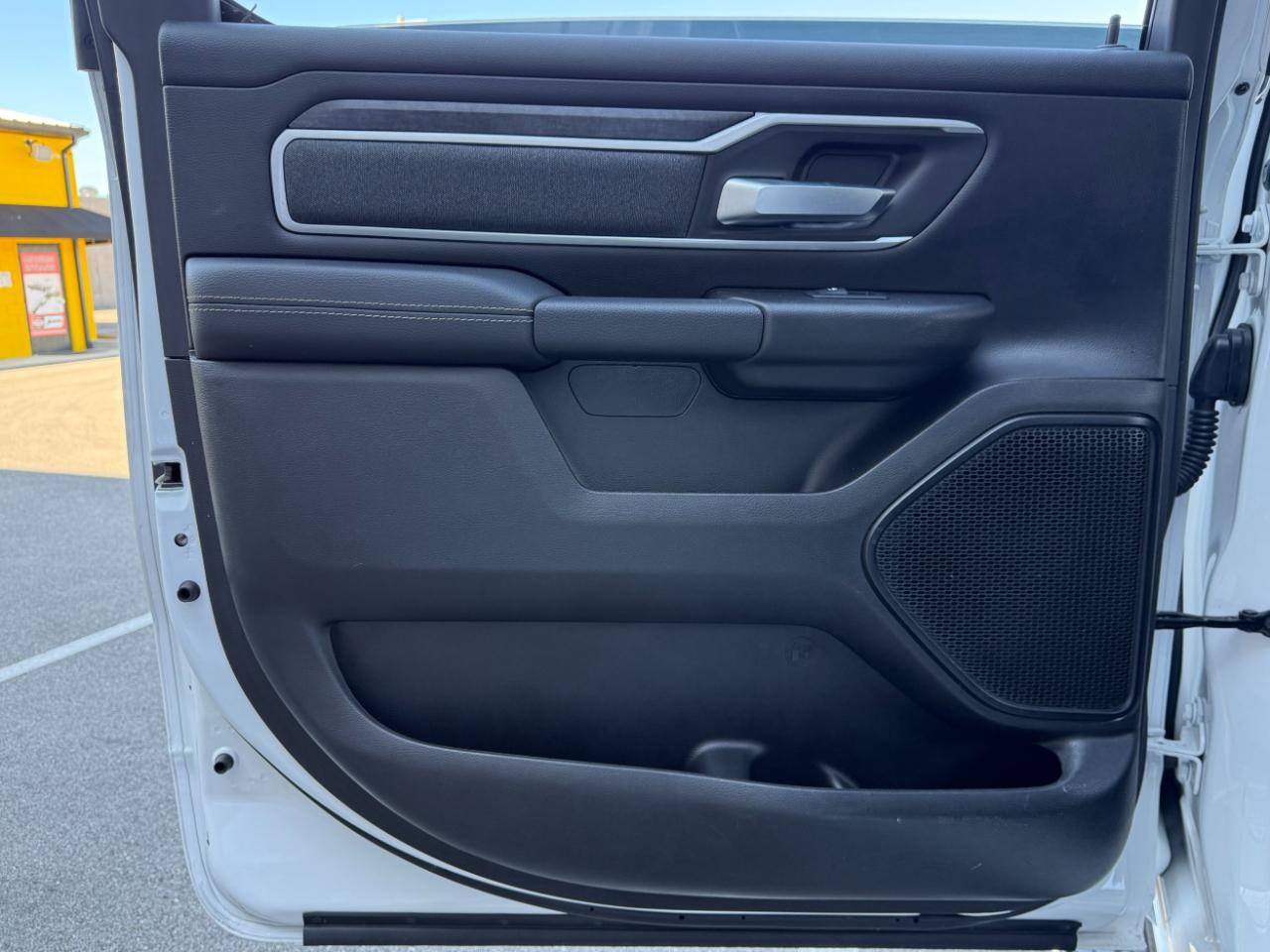 RAM 1500 Big Horn 4x4 Crew Cab 5'7" Box 2021