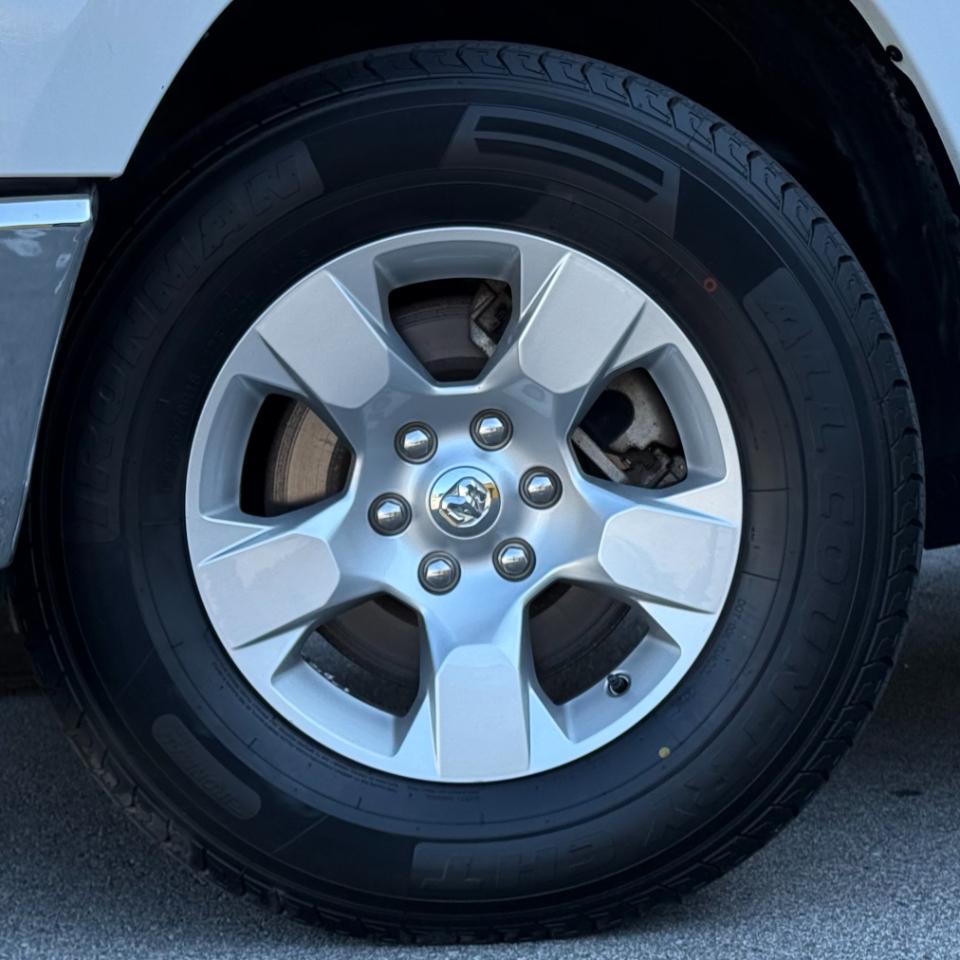 RAM 1500 Big Horn 4x4 Crew Cab 5'7" Box 2021