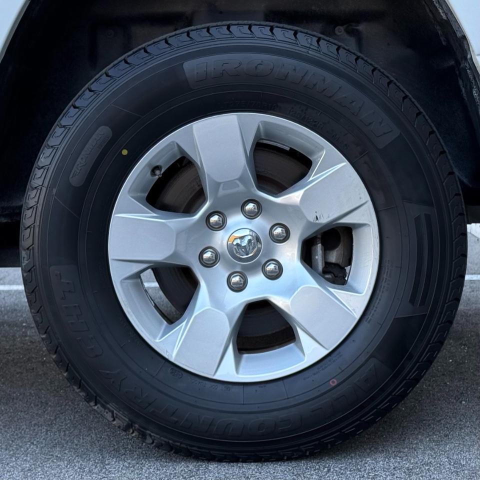 RAM 1500 Big Horn 4x4 Crew Cab 5'7" Box 2021