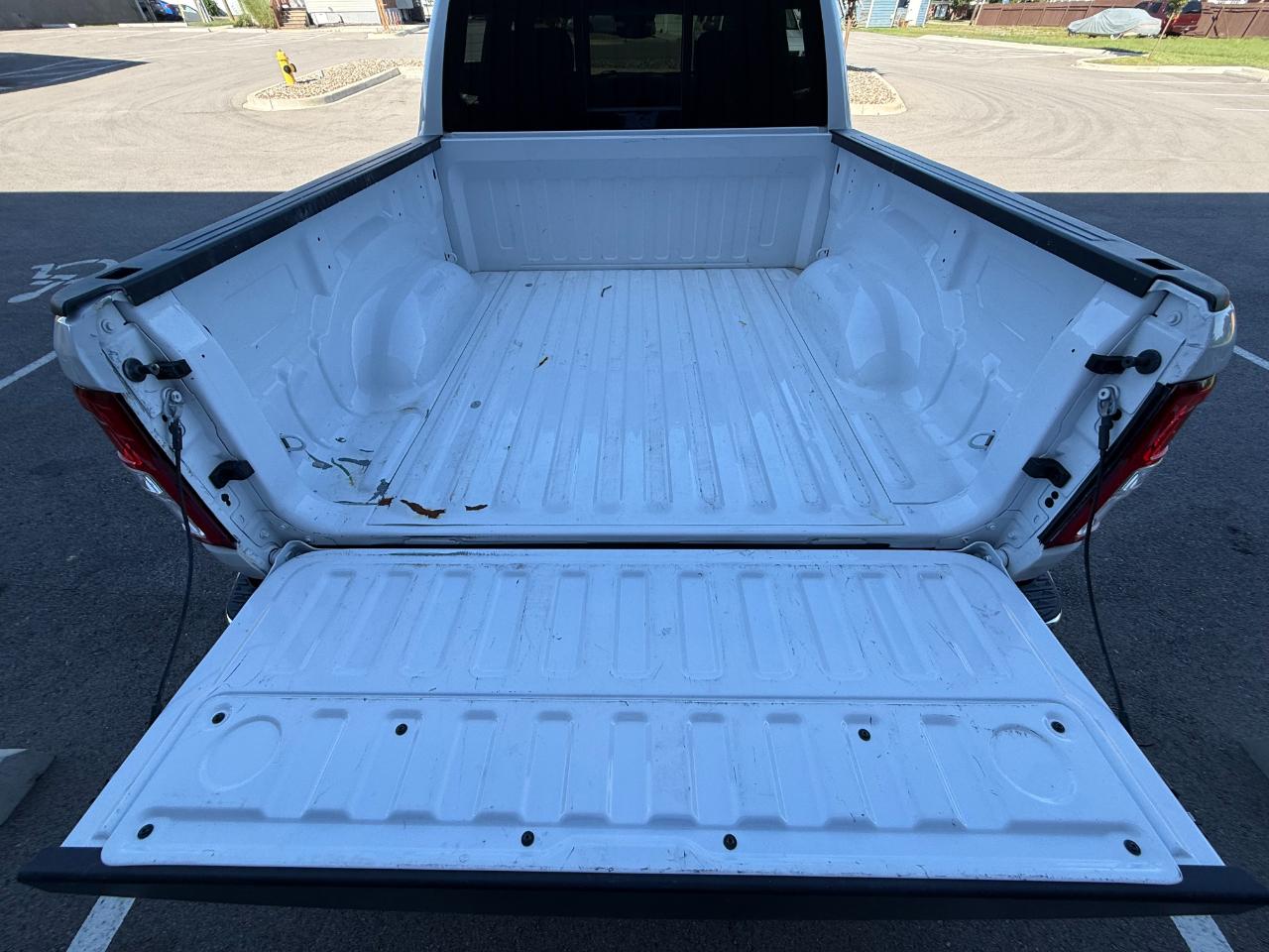 RAM 1500 Big Horn 4x4 Crew Cab 5'7" Box 2021