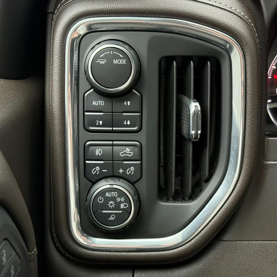 Chevrolet Silverado 1500 4WD Crew Cab 147" RST 2020