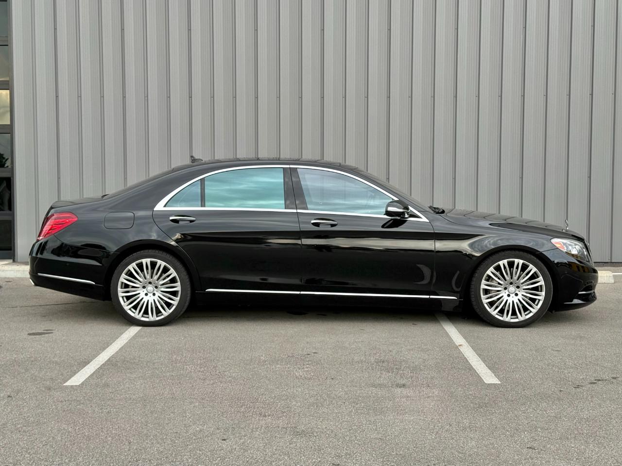 Mercedes-Benz S-Class photo 4