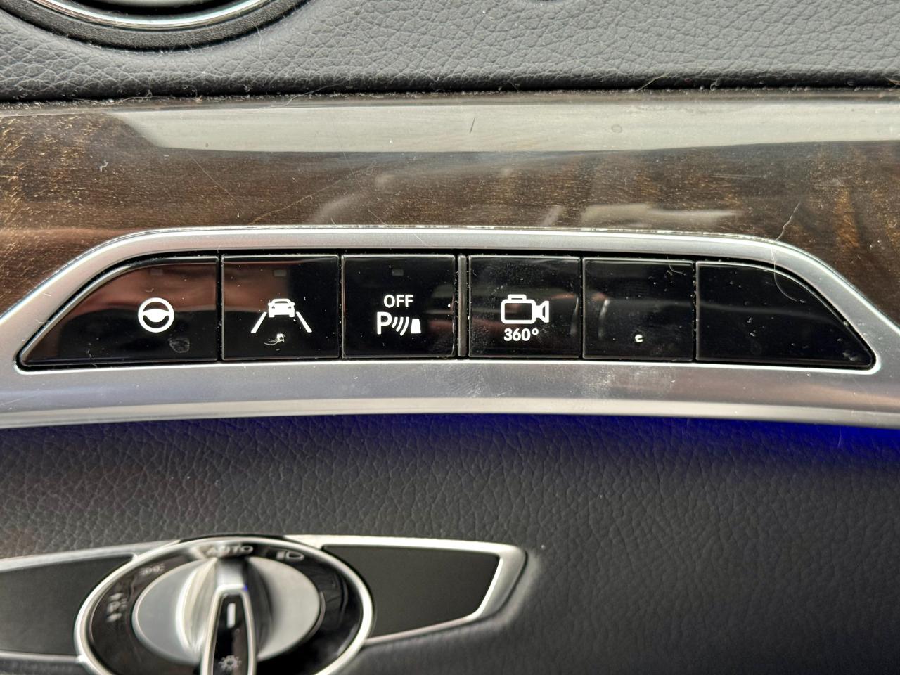 Mercedes-Benz S-Class photo 17