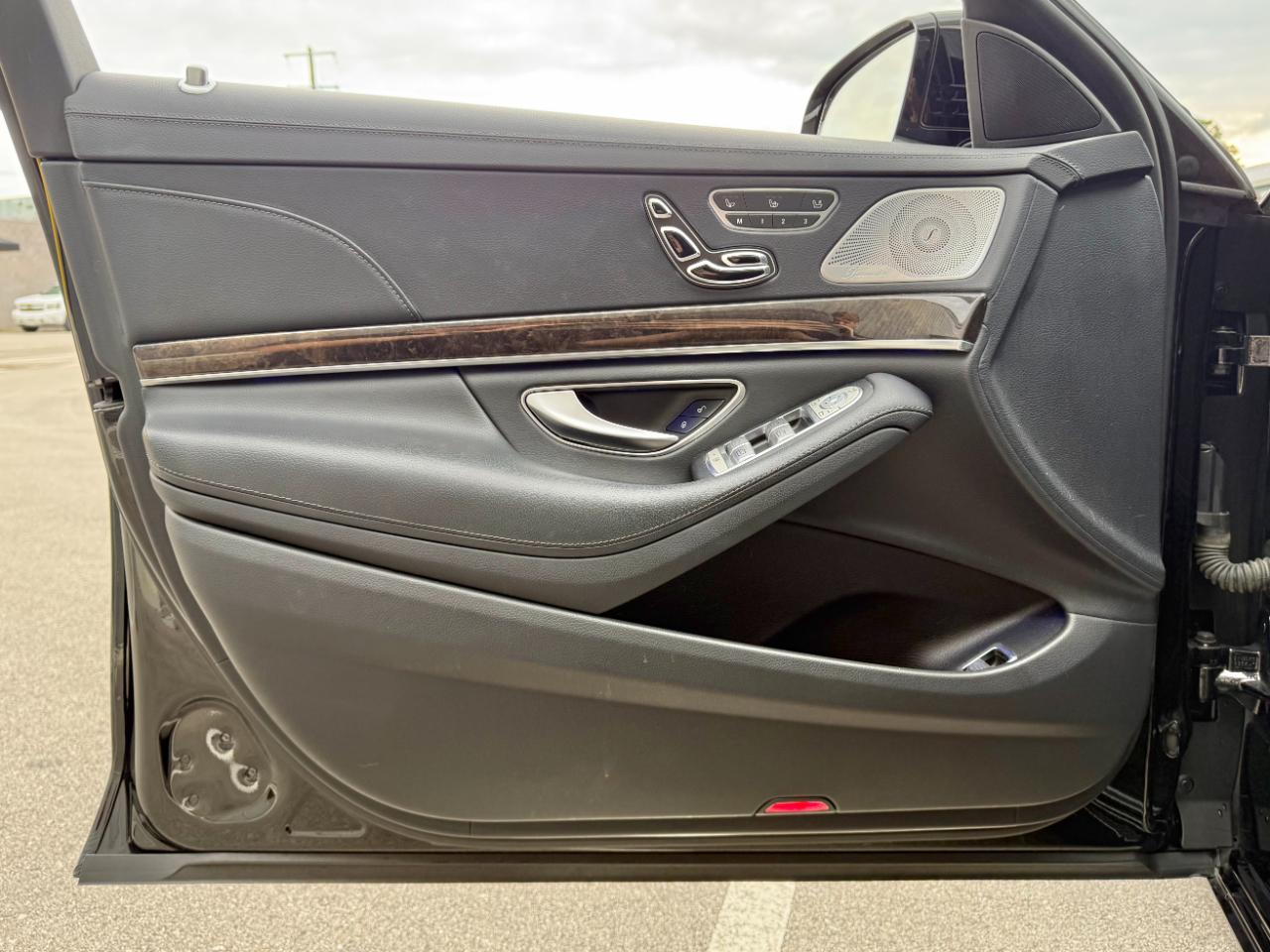 Mercedes-Benz S-Class photo 21