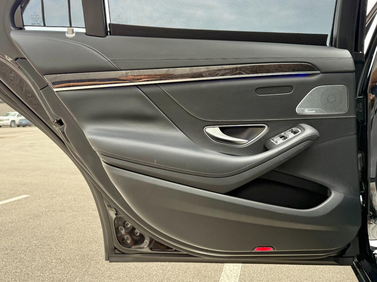 Mercedes-Benz S-Class photo 22