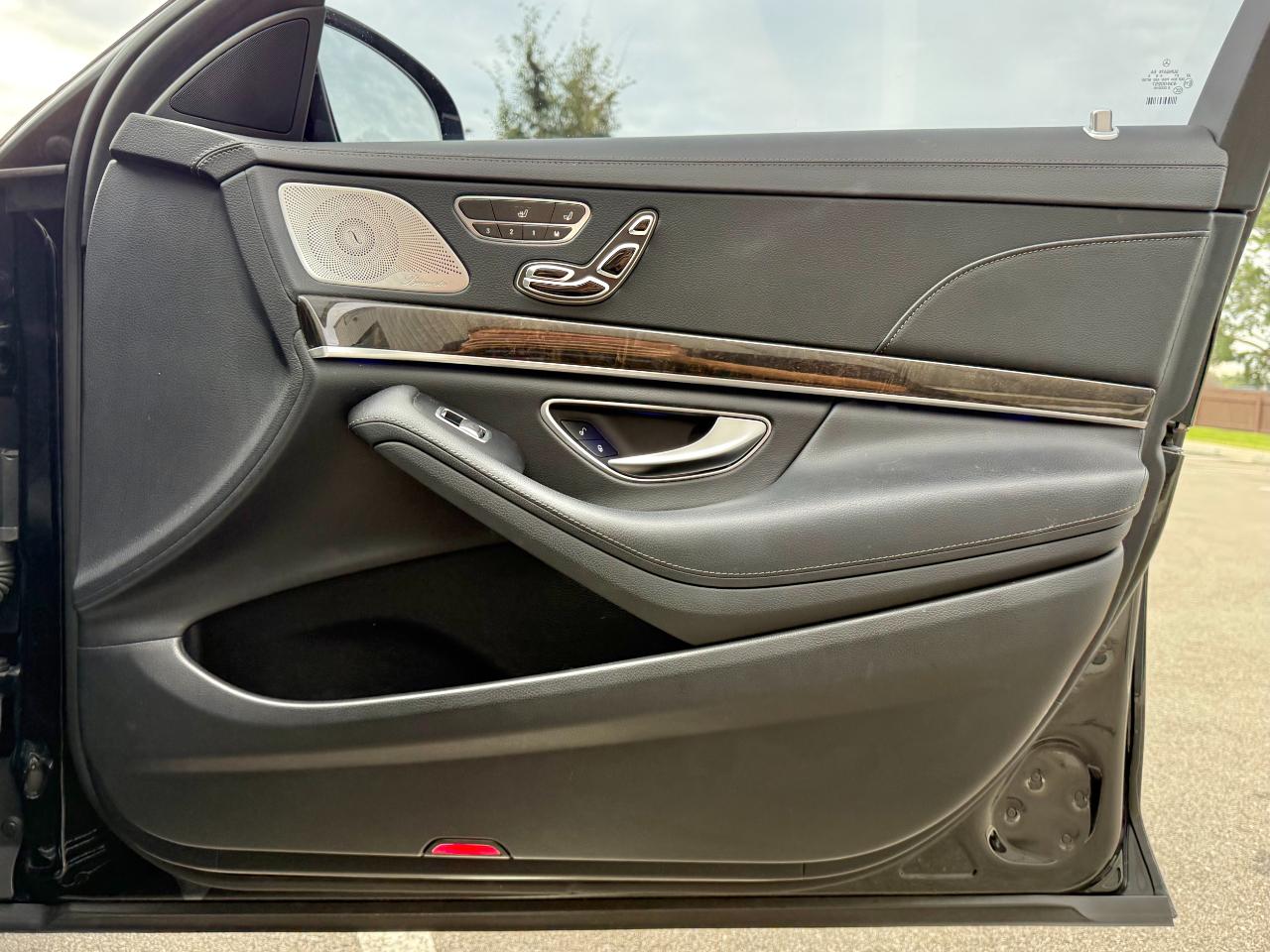 Mercedes-Benz S-Class photo 24
