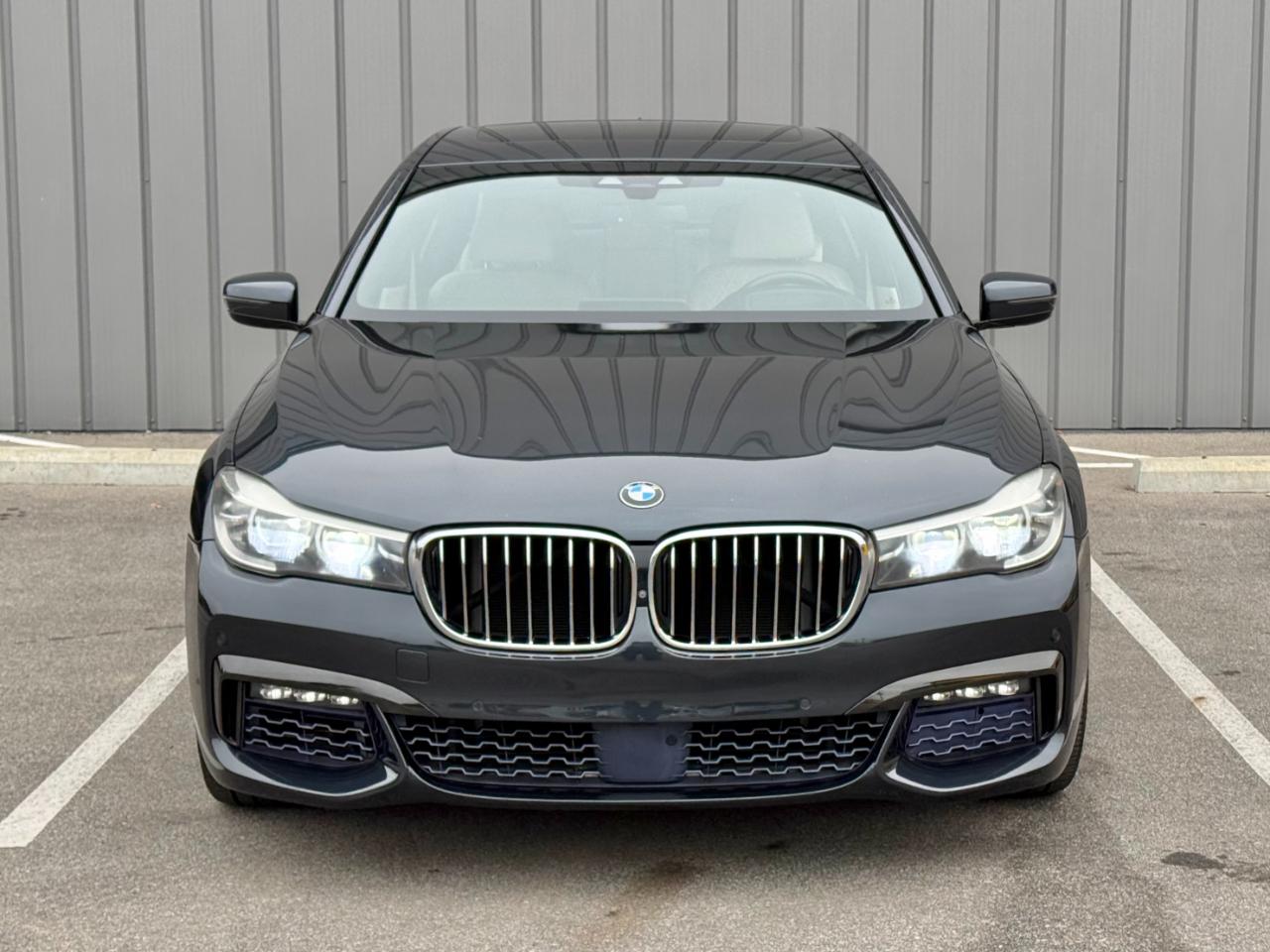 BMW 740i photo 3