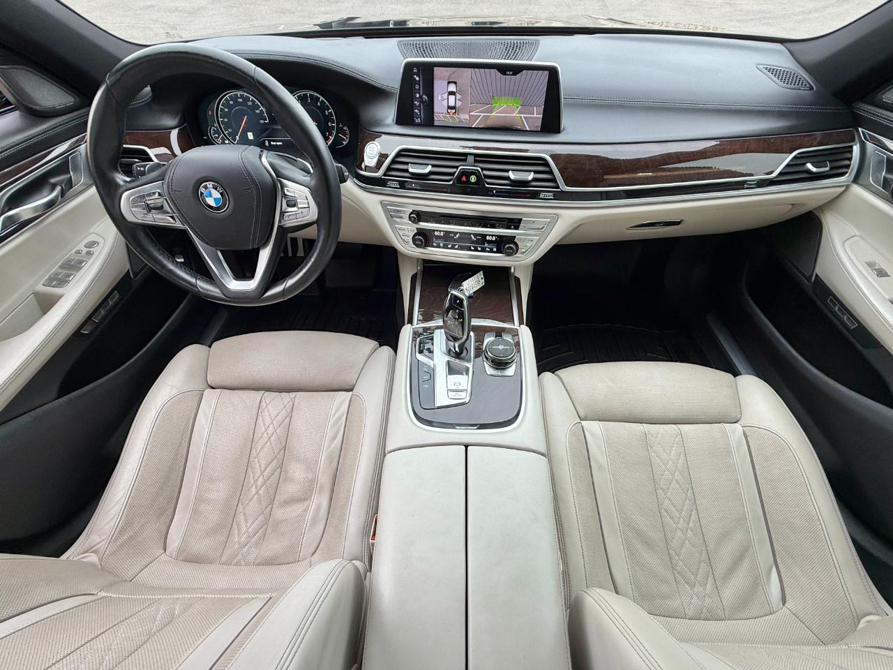 BMW 740i photo 10