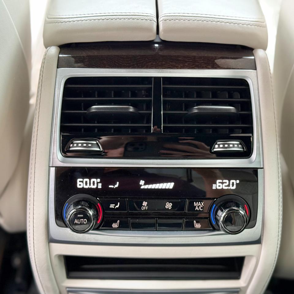 BMW 740i photo 19