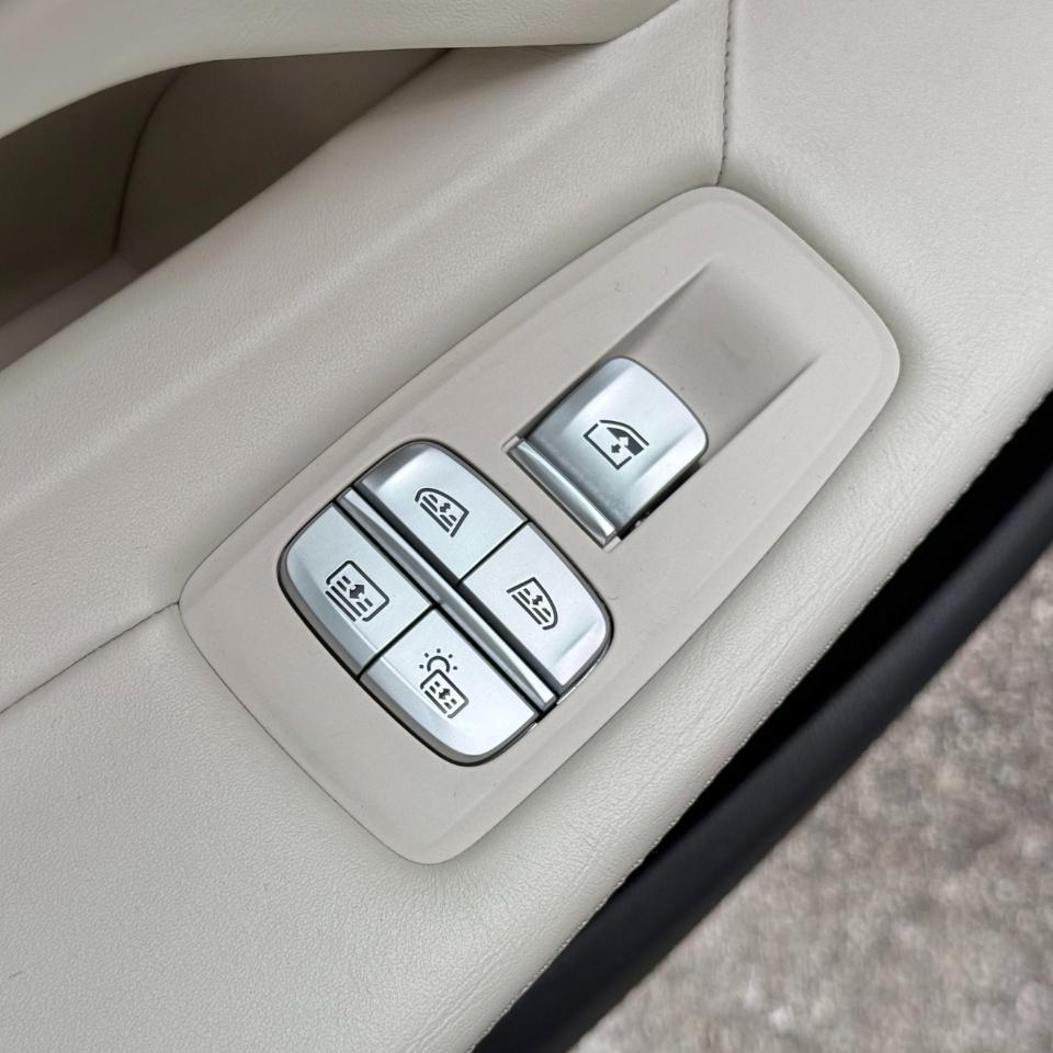 BMW 740i photo 20