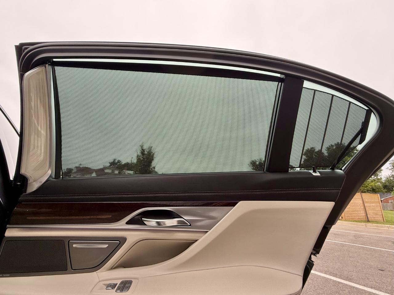 BMW 740i photo 23