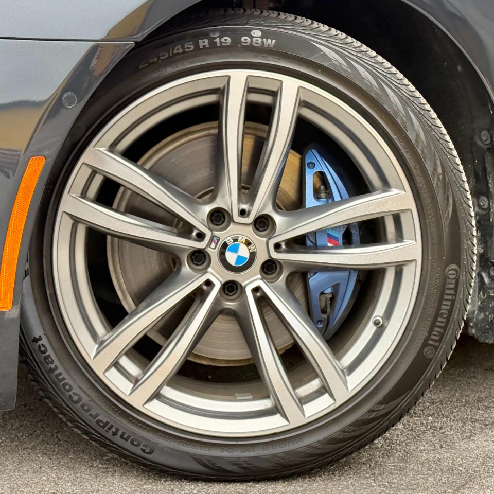 BMW 740i photo 24