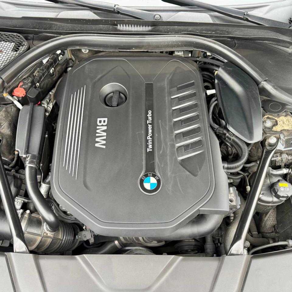 BMW 740i photo 36