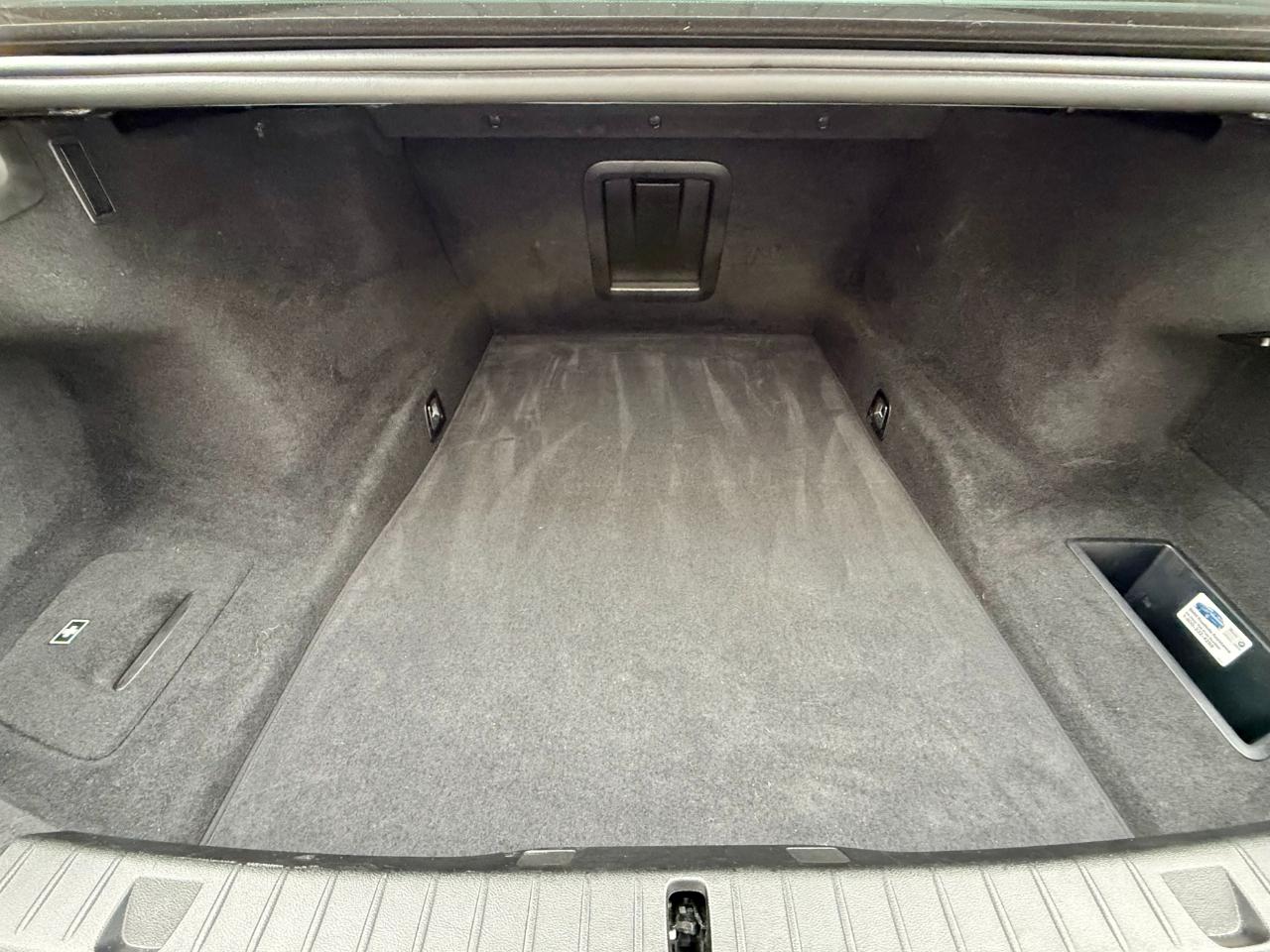 BMW 740i photo 38