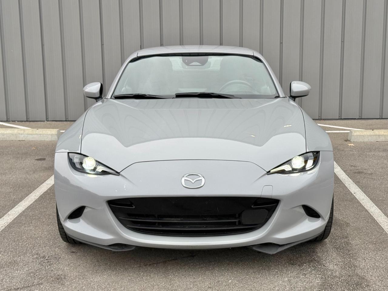 Mazda MX-5 photo 2