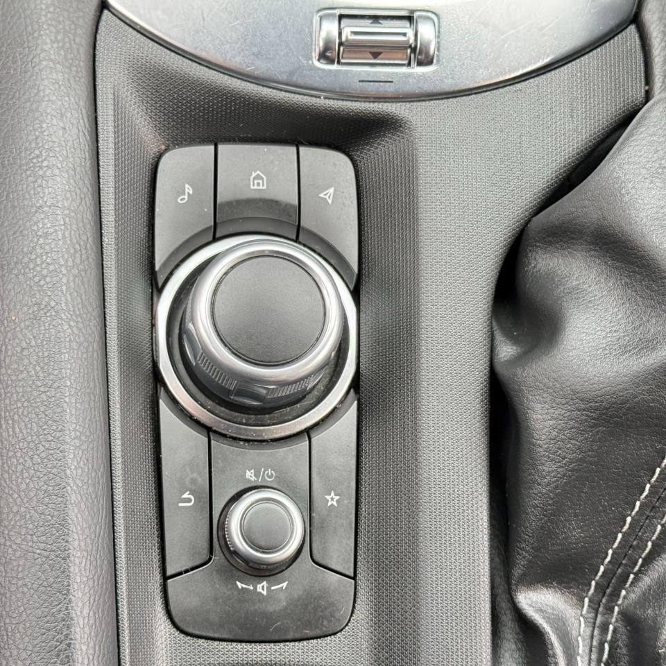 Mazda MX-5 photo 16