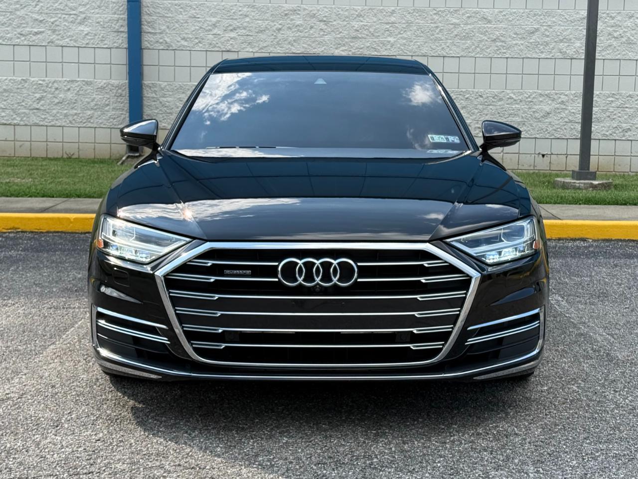 Audi A8 photo 2
