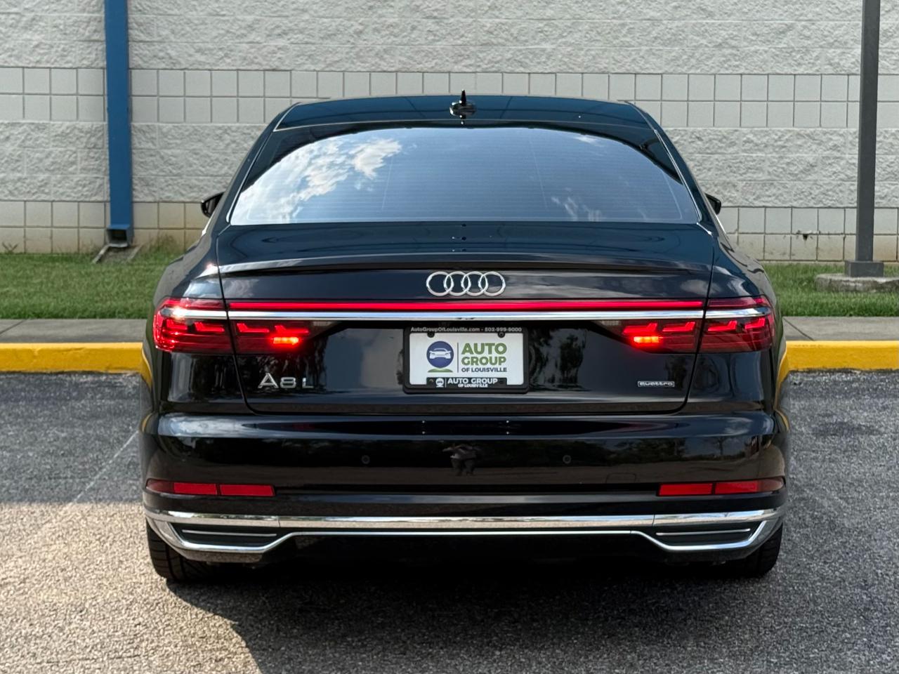 Audi A8 photo 6