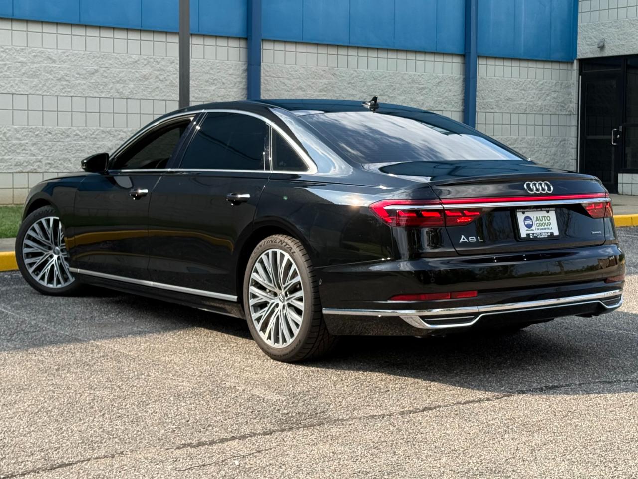 Audi A8 photo 7