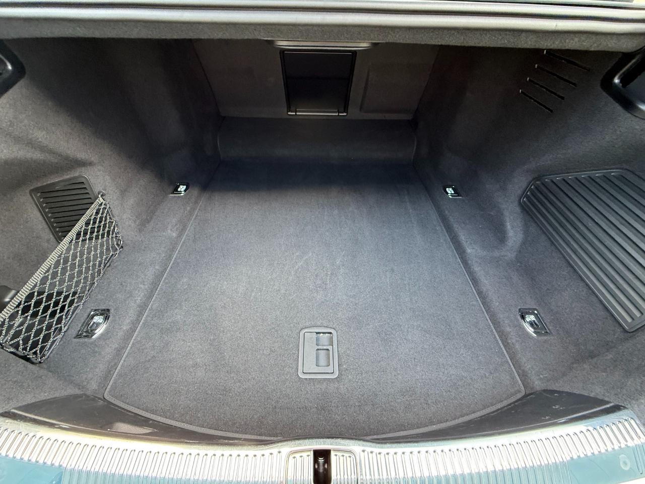 Audi A8 photo 15