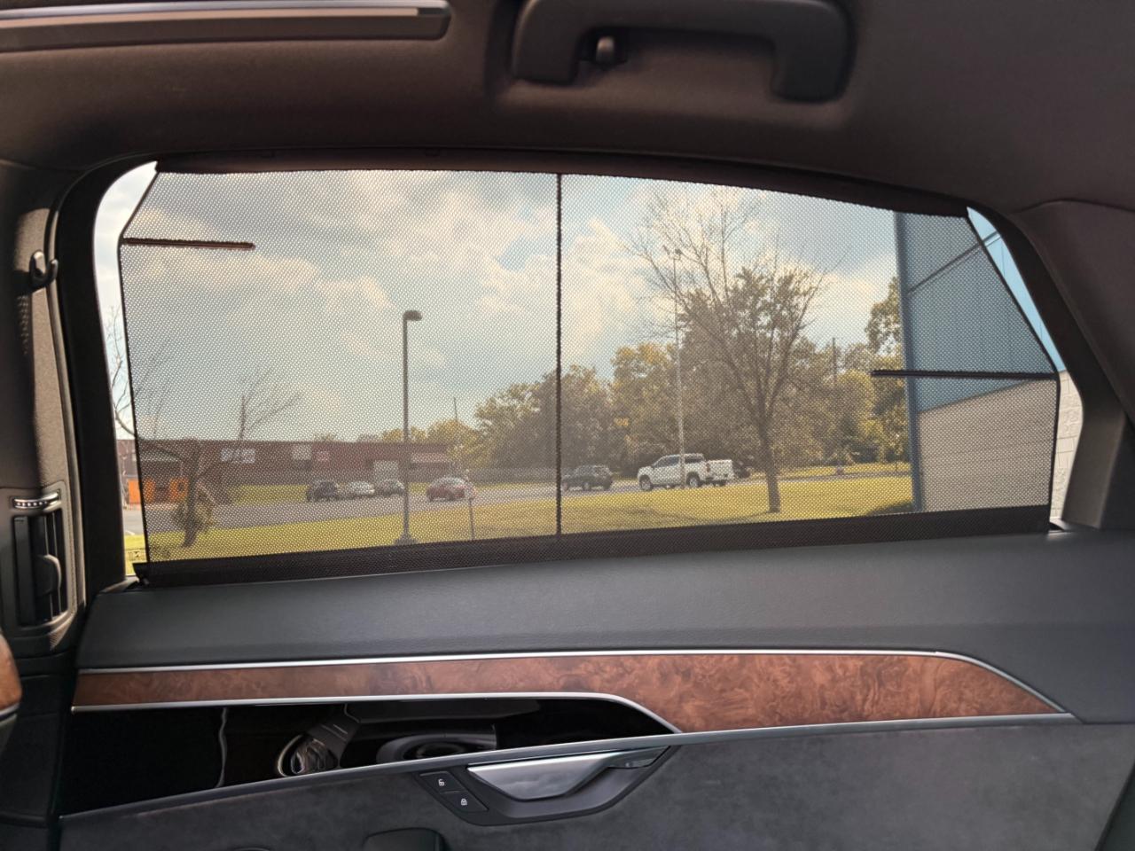 Audi A8 photo 26