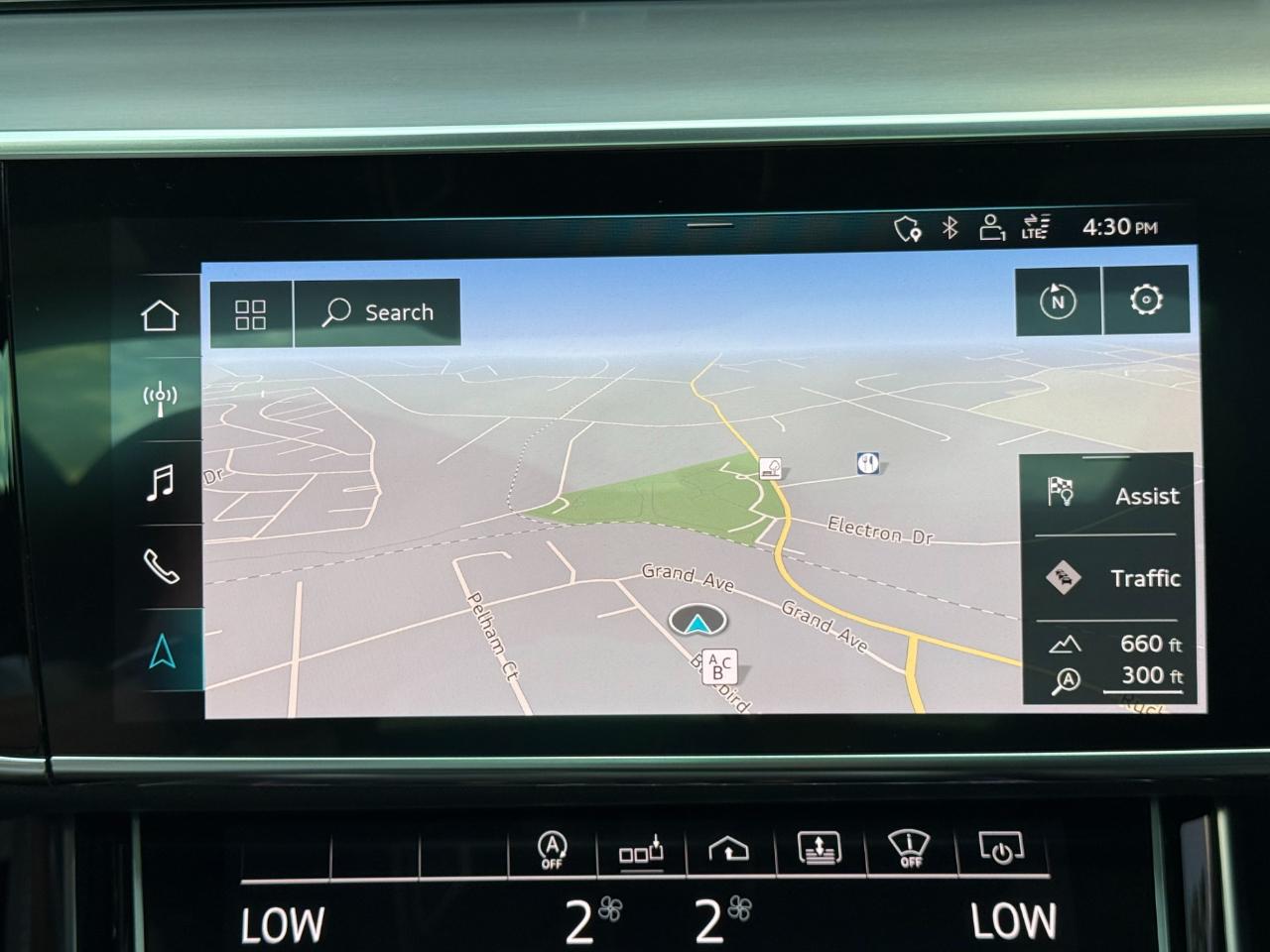 Audi A8 photo 31