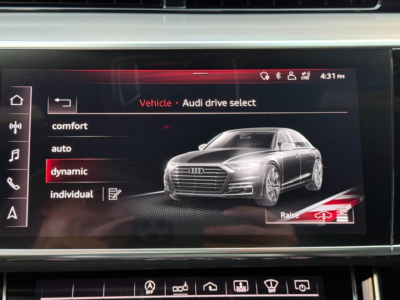 Audi A8 photo 33