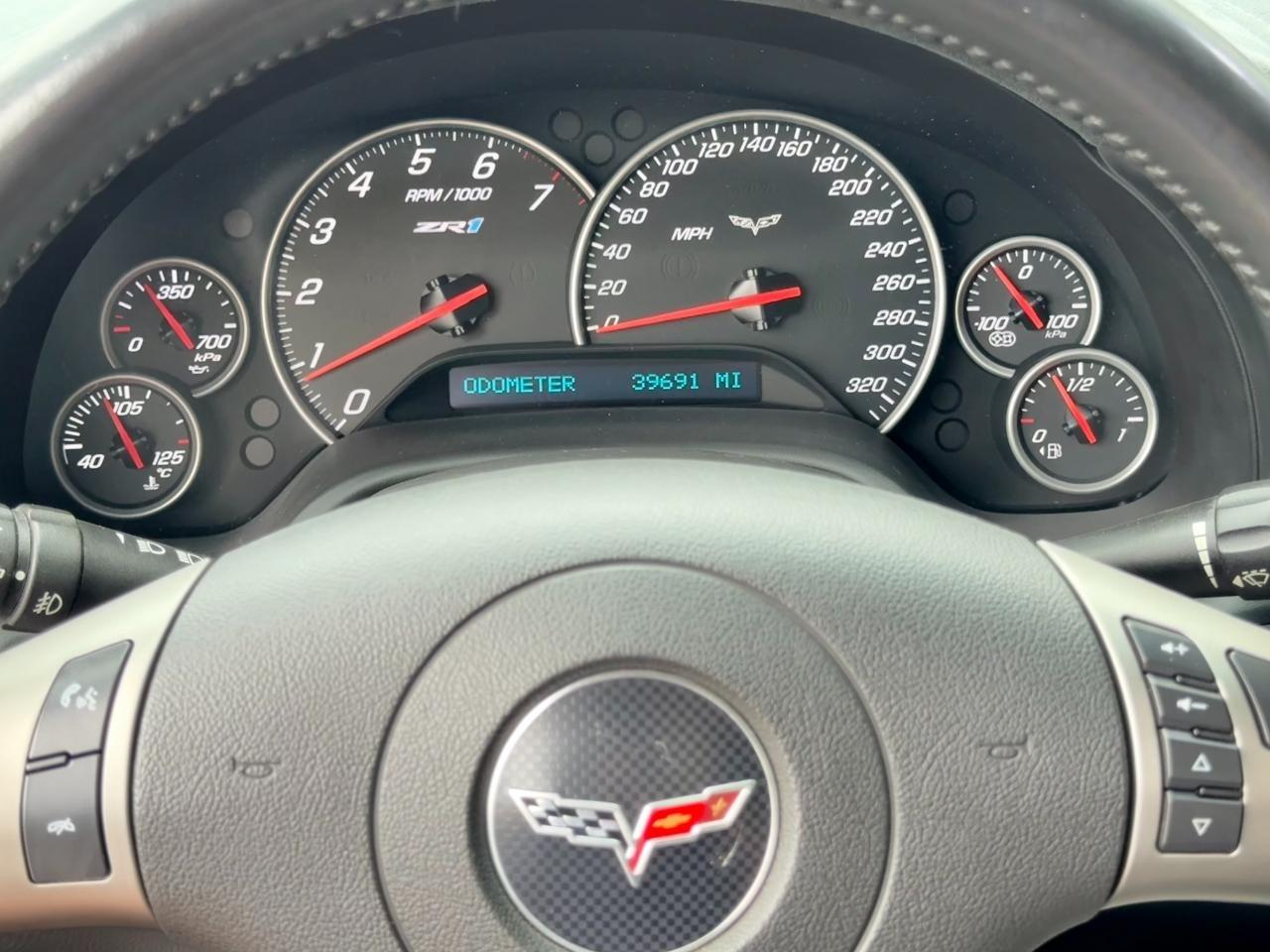 Chevrolet Corvette 2dr Cpe ZR1 w/3ZR 2011