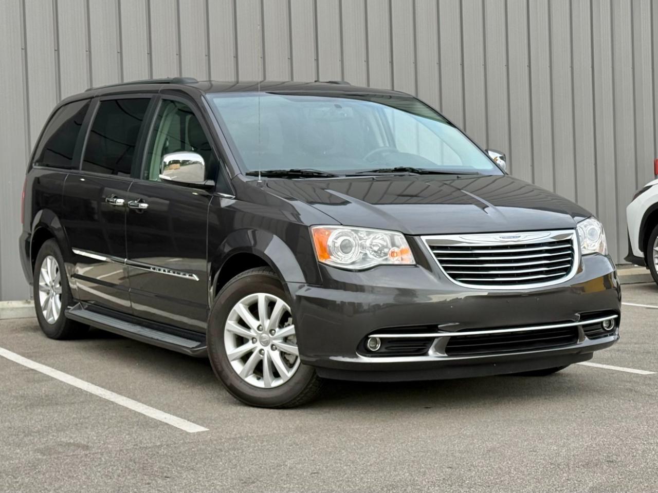 Chrysler Town & Country 4dr Wgn Limited Platinum 2016