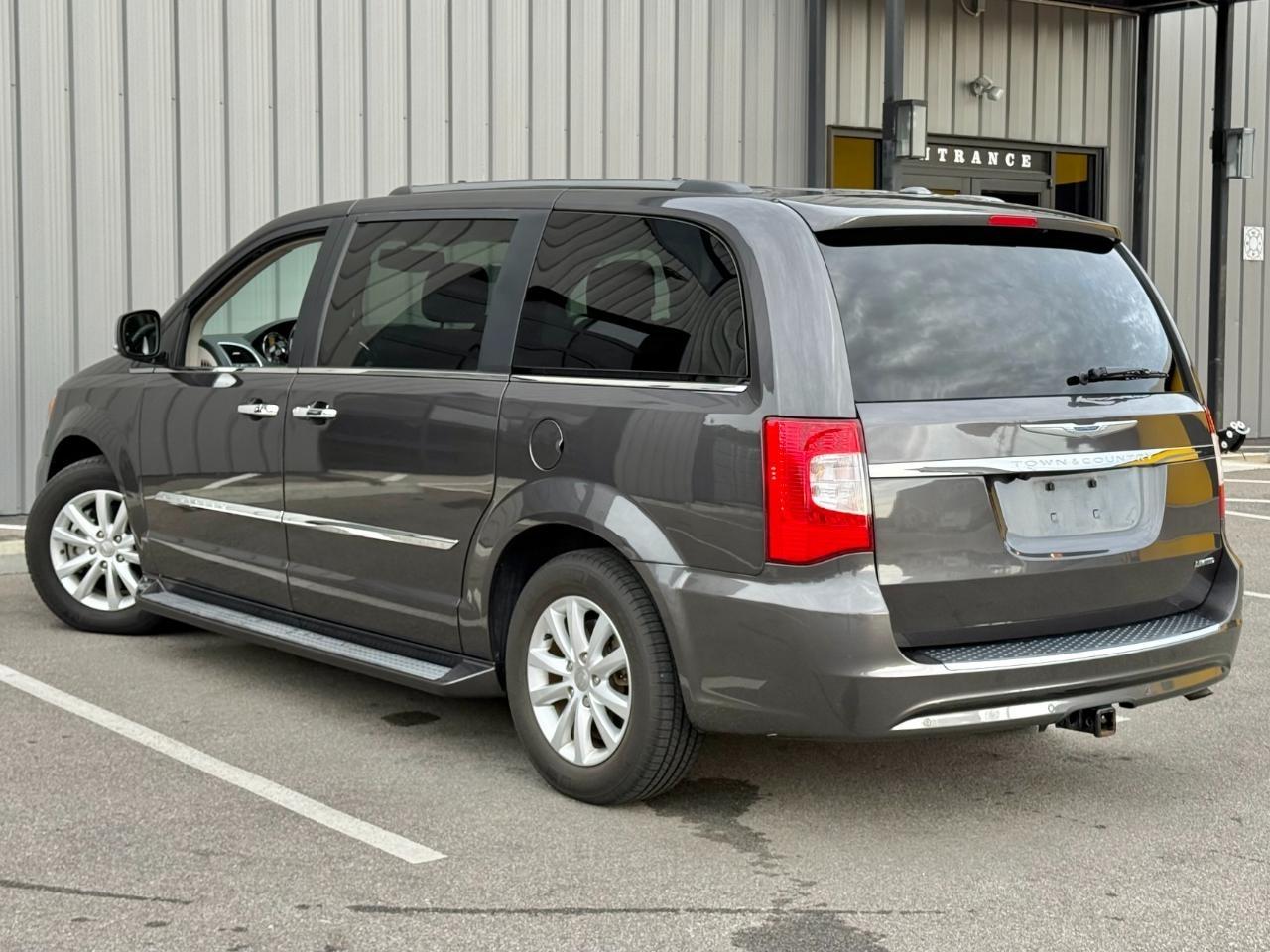 Chrysler Town & Country 4dr Wgn Limited Platinum 2016