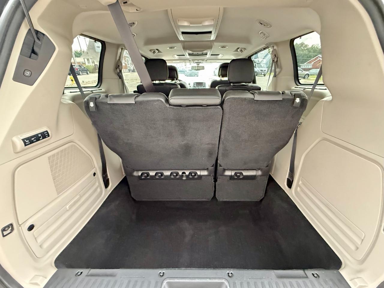 Chrysler Town & Country 4dr Wgn Limited Platinum 2016