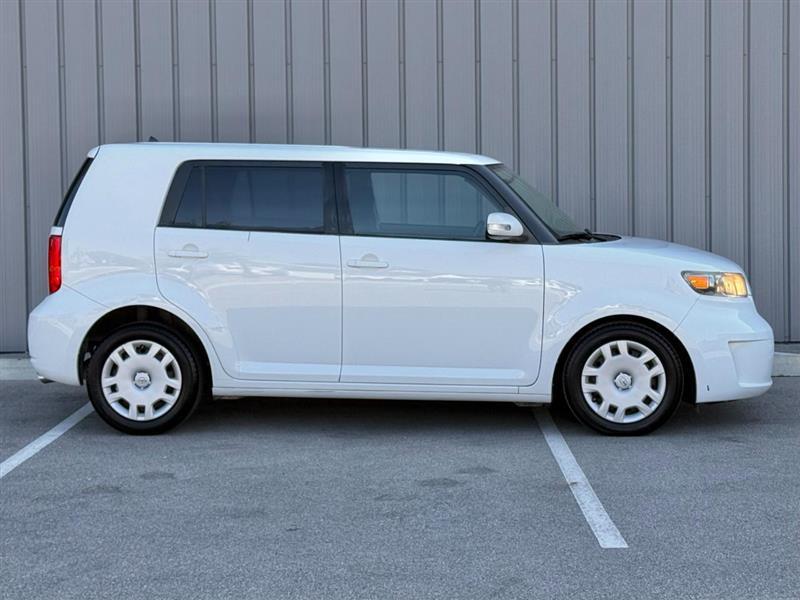 Scion xB  2009