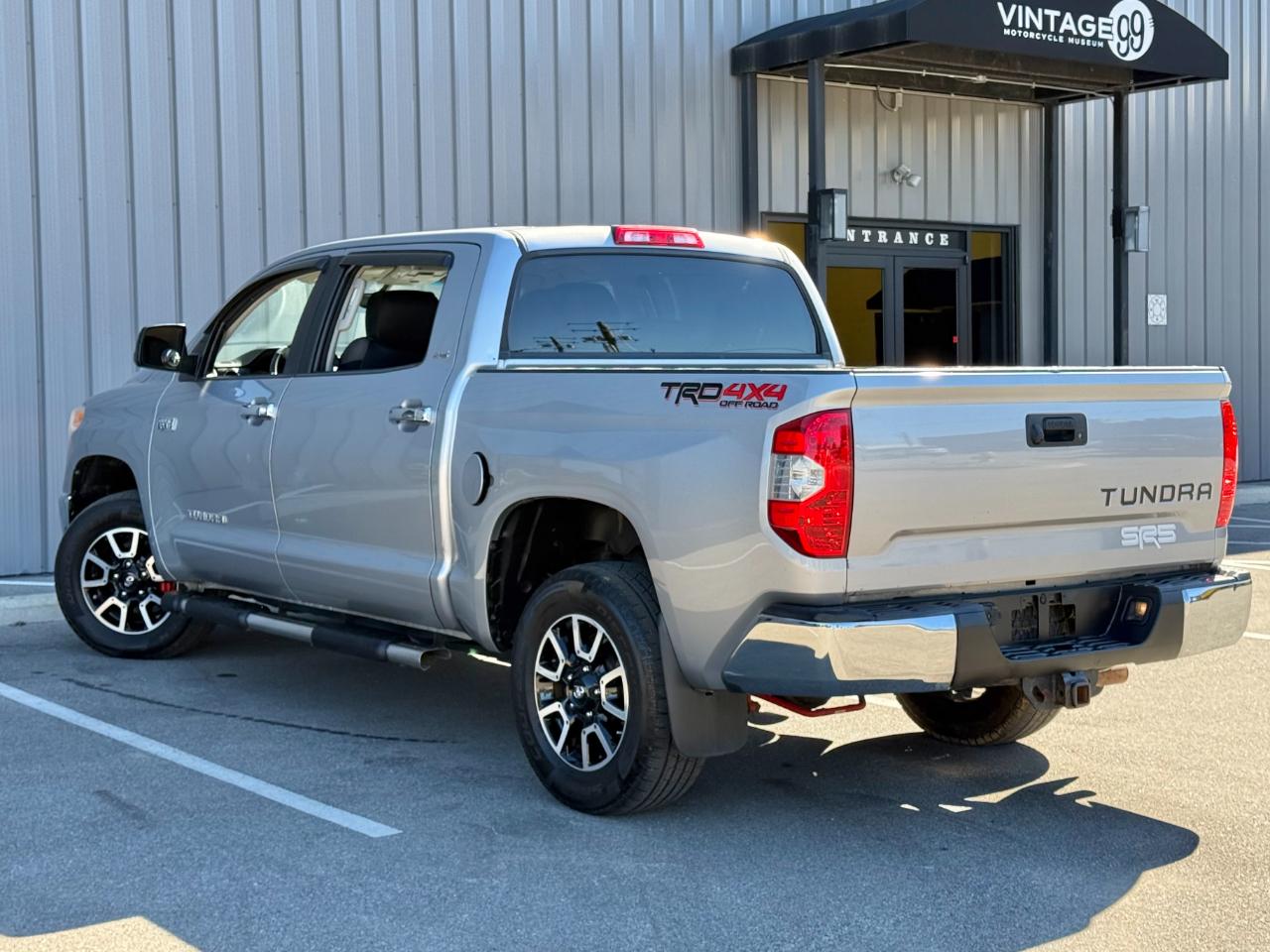 Toyota Tundra 4WD TRD Pro CrewMax 5.5' Bed 5.7L (Natl) 2017
