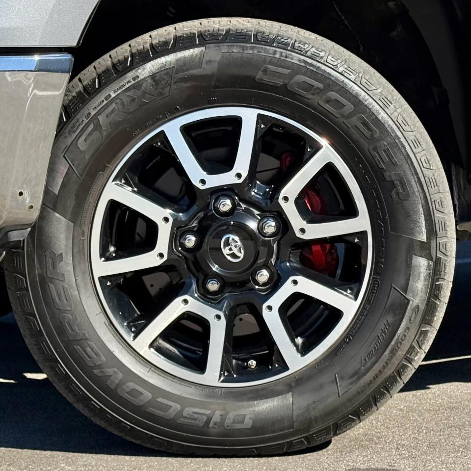 Toyota Tundra 4WD TRD Pro CrewMax 5.5' Bed 5.7L (Natl) 2017
