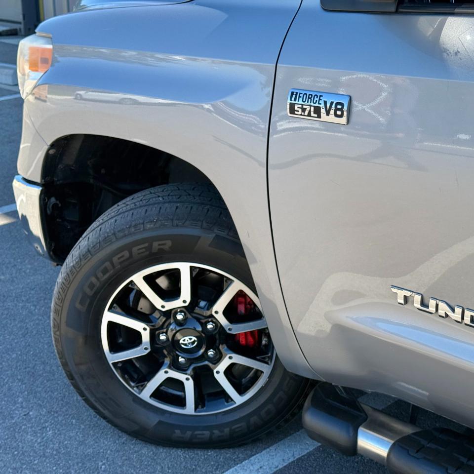 Toyota Tundra 4WD TRD Pro CrewMax 5.5' Bed 5.7L (Natl) 2017