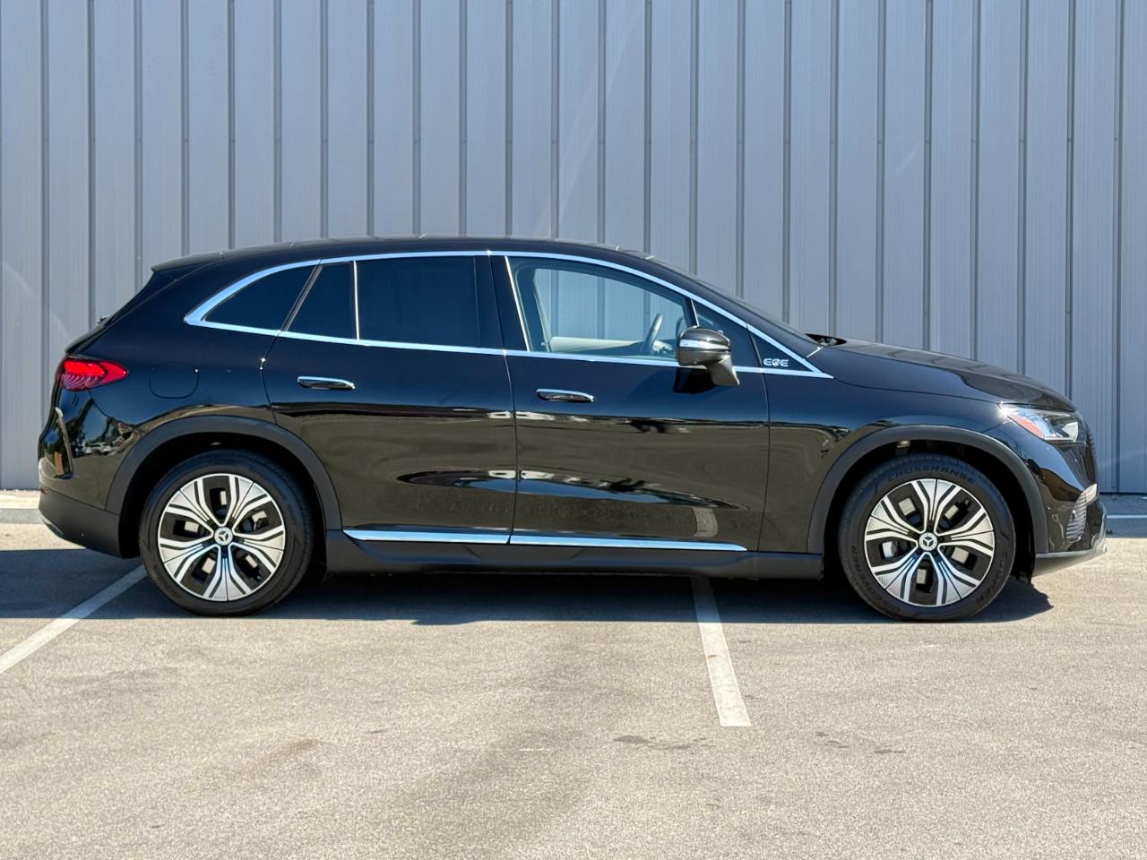 Mercedes-Benz EQE-Class SUV photo 4