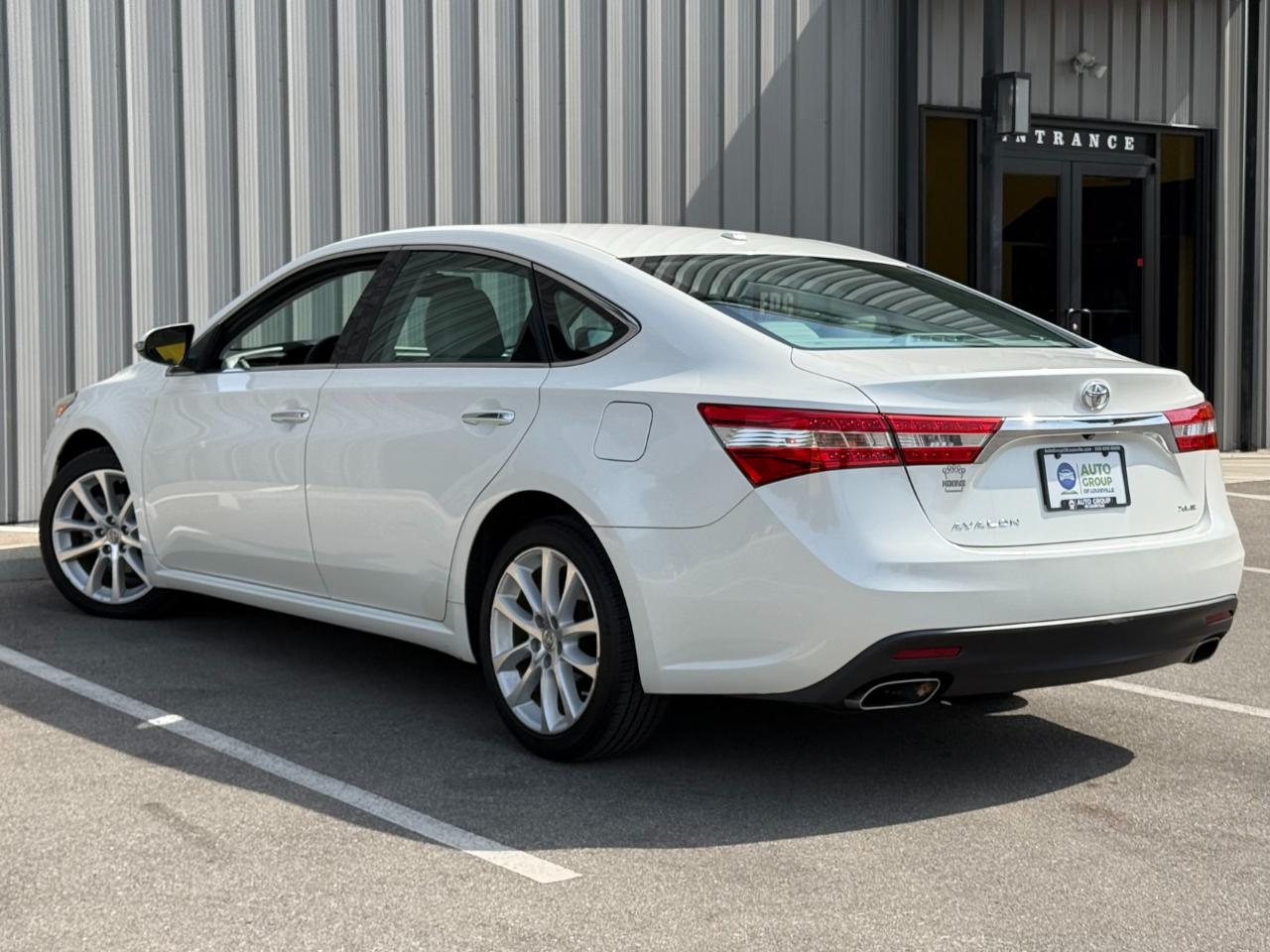 Toyota Avalon 4dr Sdn XLE Premium (Natl) 2013