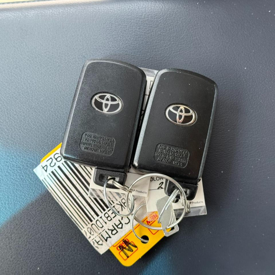 Toyota Avalon 4dr Sdn XLE Premium (Natl) 2013