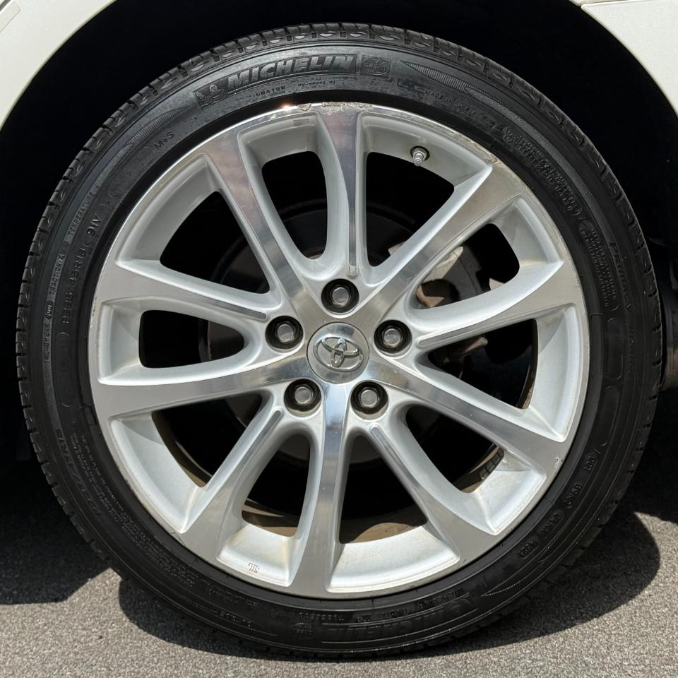 Toyota Avalon 4dr Sdn XLE Premium (Natl) 2013