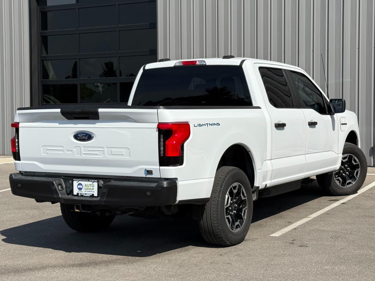 Ford F-150 Lightning Pro 4WD SuperCrew 5.5' Box 2023