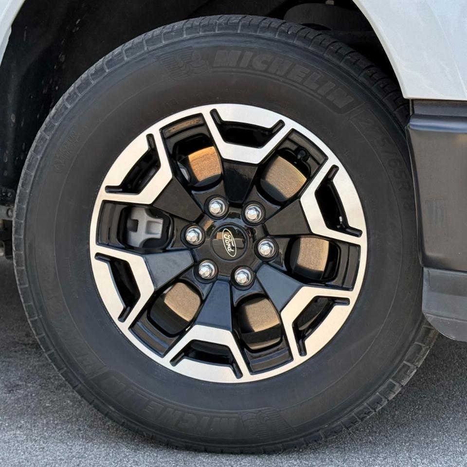 Ford F-150 Lightning Pro 4WD SuperCrew 5.5' Box 2023