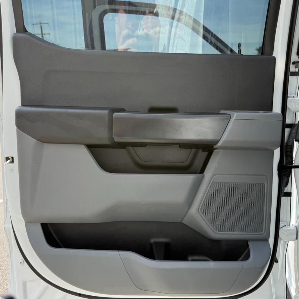 Ford F-150 Lightning Pro 4WD SuperCrew 5.5' Box 2023