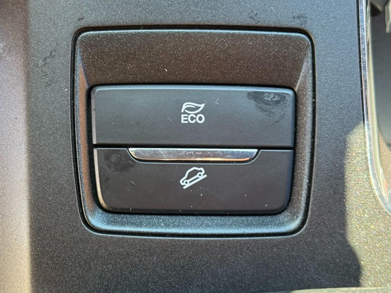 Ford Fusion Hybrid Titanium FWD 2019