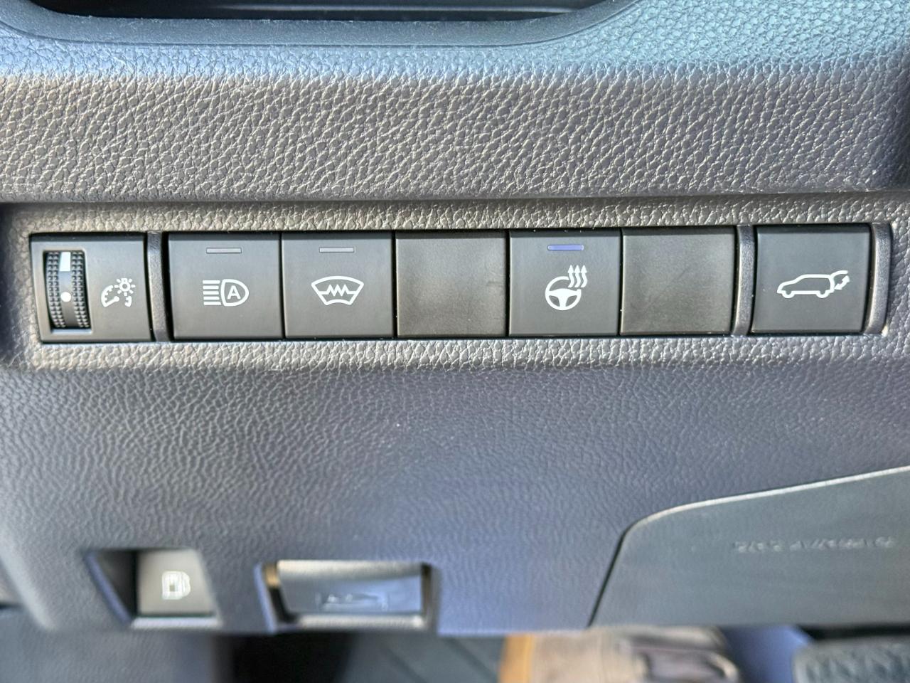 Toyota RAV4 Hybrid XSE AWD 2024