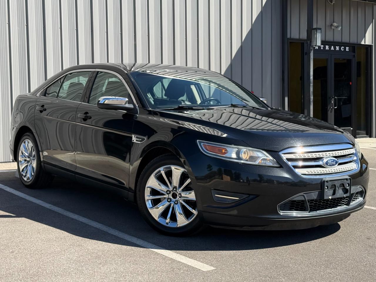 Ford Taurus 4dr Sdn Limited FWD 2011